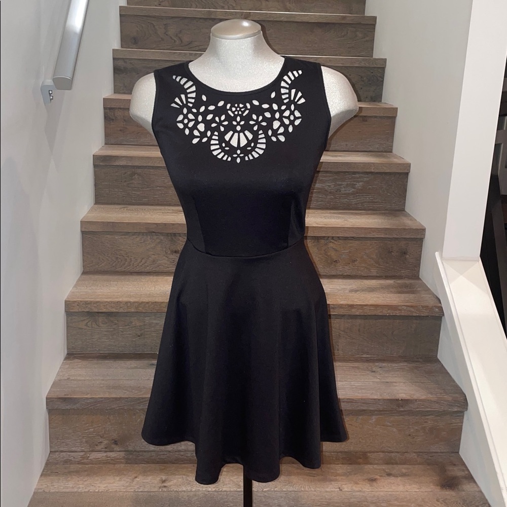 BeBop Black Midi Dress